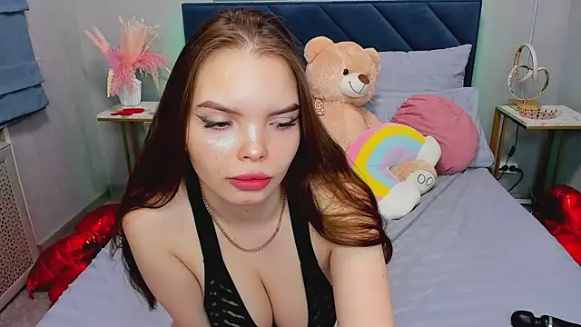 Curvy Dynamite  online show from April 21, 1:18 am