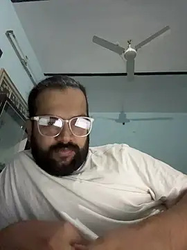 Arsh Loves Luv online show from December 17, 11:00 pm