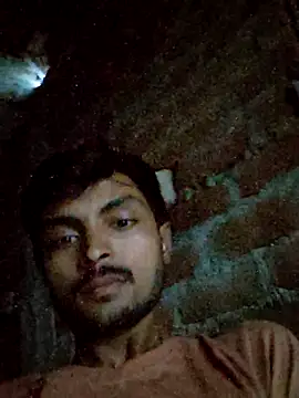 Snapshot of Suraj223kumar chatting on October 4, 3:04 am Suraj223kumar online show from October 4, 3:04 am