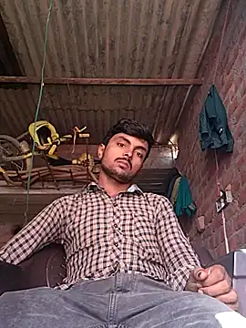 Snapshot of Suraj223kumar chatting on November 7, 3:28 am Suraj223kumar online show from November 7, 3:28 am