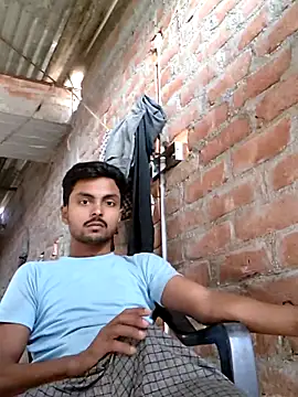 Snapshot of Suraj223kumar chatting on June 6, 3:44 am Suraj223kumar online show from June 6, 3:44 am