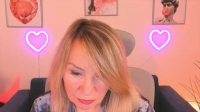 Snapshot of RosalindaFortuna chatting on December 26, 11:32 am RosalindaFortuna online show from December 26, 11:32 am