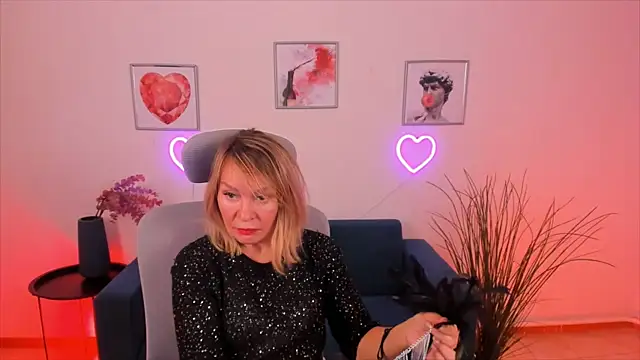 Snapshot of RosalindaFortuna chatting on December 30, 9:05 am RosalindaFortuna online show from December 30, 9:05 am