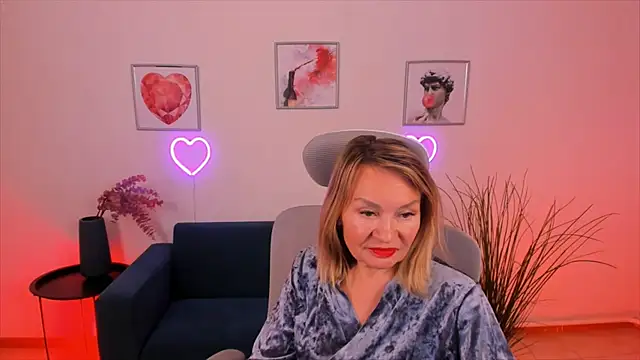 Snapshot of RosalindaFortuna chatting on December 30, 12:09 pm RosalindaFortuna online show from December 30, 12:09 pm