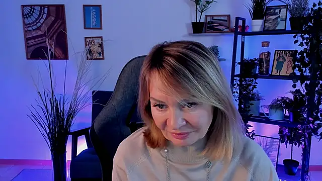 Snapshot of RosalindaFortuna chatting on January 5, 1:58 pm RosalindaFortuna online show from January 5, 1:58 pm