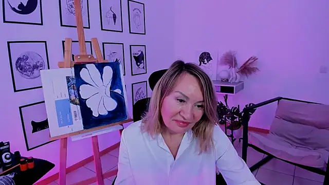 Snapshot of RosalindaFortuna chatting on January 10, 2:23 pm RosalindaFortuna online show from January 10, 2:23 pm