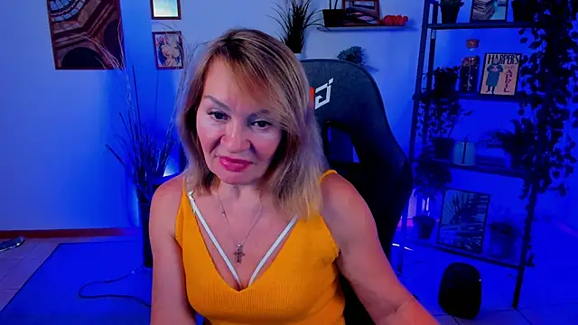 Snapshot of RosalindaFortuna chatting on January 17, 10:44 am RosalindaFortuna online show from January 17, 10:44 am