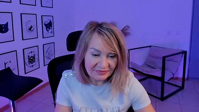 Snapshot of RosalindaFortuna chatting on January 23, 10:54 am RosalindaFortuna online show from January 23, 10:54 am