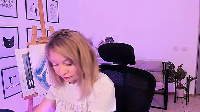 Snapshot of RosalindaFortuna chatting on February 5, 10:51 am RosalindaFortuna online show from February 5, 10:51 am