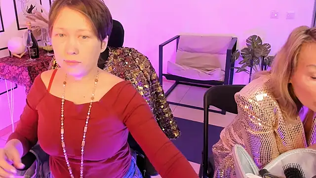 Snapshot of RosalindaFortuna chatting on February 28, 10:41 am RosalindaFortuna online show from February 28, 10:41 am