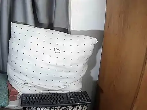 Browncaramel1999 online show from May 14, 9:54 pm
