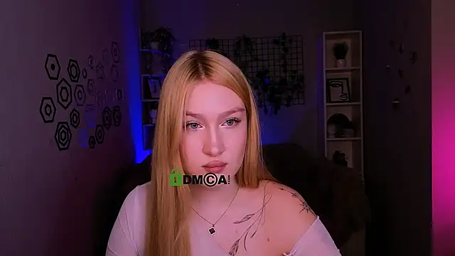 Snapshot of playful_sophie chatting on May 3, 7:31 pm playful sophie online show from May 3, 7:31 pm