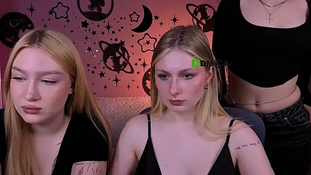 Snapshot of playful_sophie chatting on May 12, 7:22 pm playful sophie online show from May 12, 7:22 pm