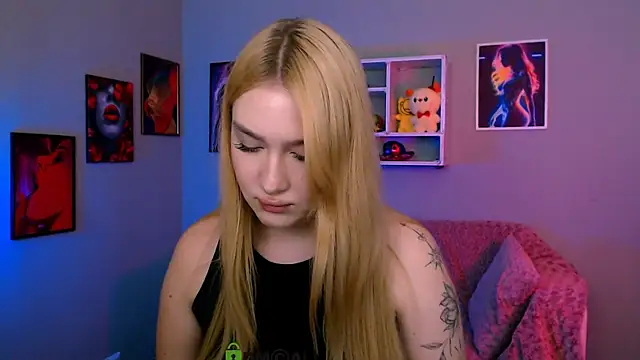 Snapshot of playful_sophie chatting on May 16, 7:12 pm playful sophie online show from May 16, 7:12 pm