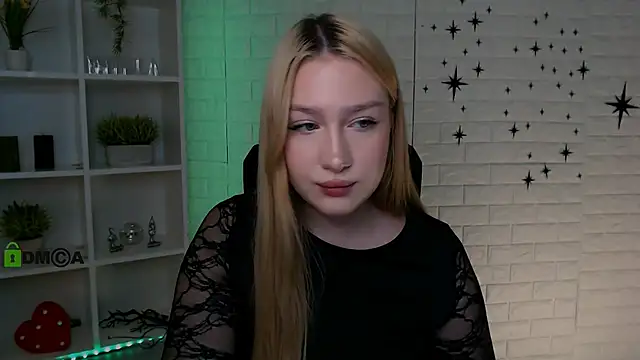 Snapshot of playful_sophie chatting on May 27, 7:33 pm playful sophie online show from May 27, 7:33 pm