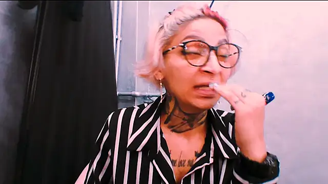 Lucky Deniz online show from November 26, 8:59 am