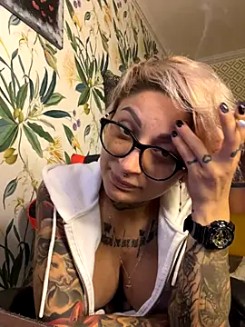 Lucky Deniz online show from December 20, 10:11 am