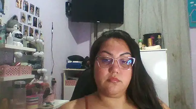 Snapshot of Paolaa_hoot chatting on February 25, 4:03 am Paolaa hoot online show from February 25, 4:03 am