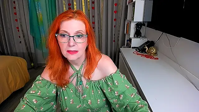 Snapshot of Fire-Fox-One chatting on April 23, 6:32 pm Fire-Fox-One online show from April 23, 6:32 pm