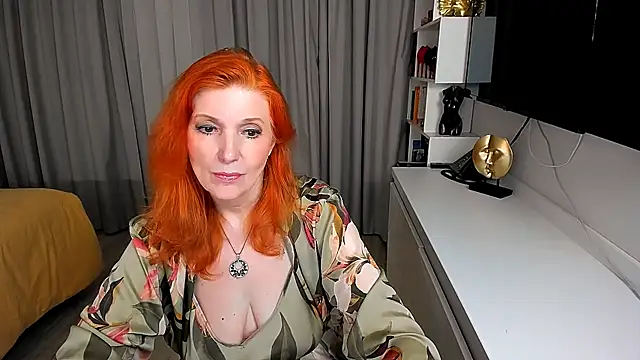 Snapshot of Fire-Fox-One chatting on April 26, 7:22 pm Fire-Fox-One online show from April 26, 7:22 pm