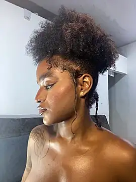 Zizi-campbel online show from March 13, 8:15 am