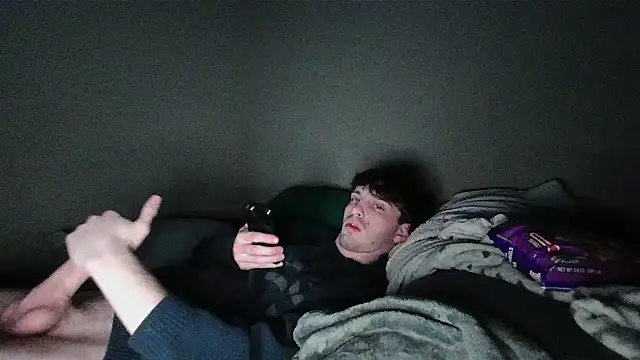 Snapshot of cw1ss chatting on March 16, 4:40 am cw1ss online show from March 16, 4:40 am