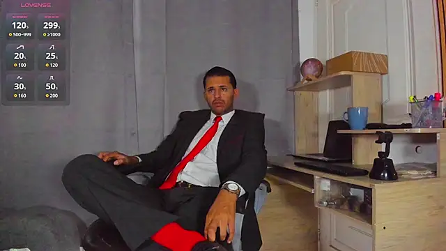 Hideintheoffice online show from April 28, 12:32 pm