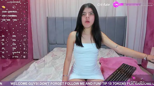 Snapshot of Maddy_bennet chatting on December 19, 9:38 pm Maddy bennet online show from December 19, 9:38 pm