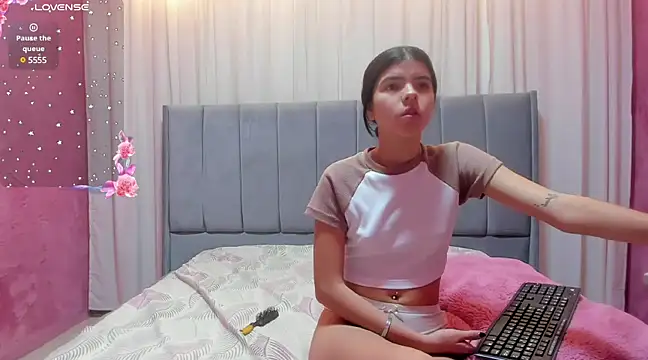 Snapshot of Maddy_bennet chatting on December 29, 8:26 pm Maddy bennet online show from December 29, 8:26 pm