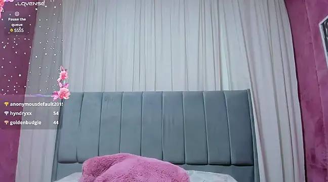 Snapshot of Maddy_bennet chatting on December 29, 11:29 pm Maddy bennet online show from December 29, 11:29 pm