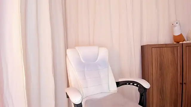 Snapshot of Maddy_bennet chatting on January 17, 8:11 pm Maddy bennet online show from January 17, 8:11 pm