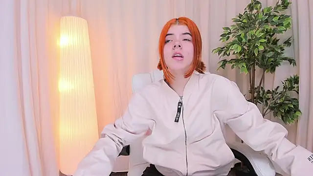 Snapshot of Maddy_bennet chatting on February 20, 10:27 am Maddy bennet online show from February 20, 10:27 am