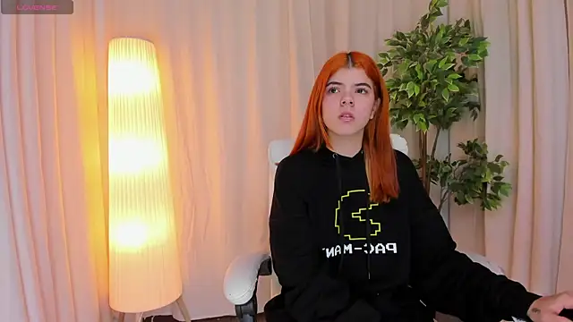 Snapshot of Maddy_bennet chatting on February 26, 4:25 am Maddy bennet online show from February 26, 4:25 am