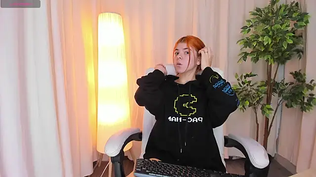 Snapshot of Maddy_bennet chatting on February 27, 7:23 am Maddy bennet online show from February 27, 7:23 am