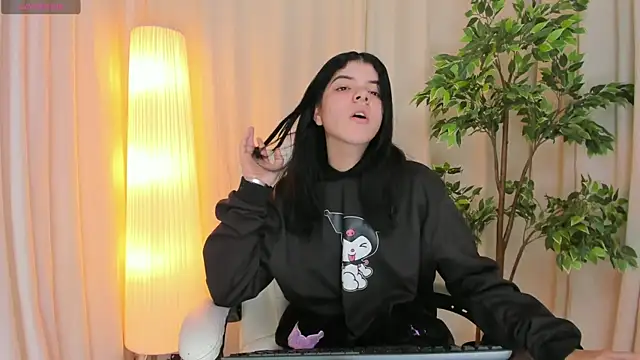 Snapshot of Maddy_bennet chatting on March 6, 7:14 am Maddy bennet online show from March 6, 7:14 am