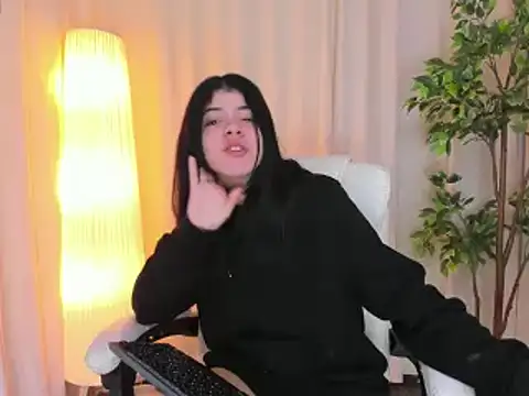 Snapshot of Maddy_bennet chatting on March 12, 8:08 am Maddy bennet online show from March 12, 8:08 am