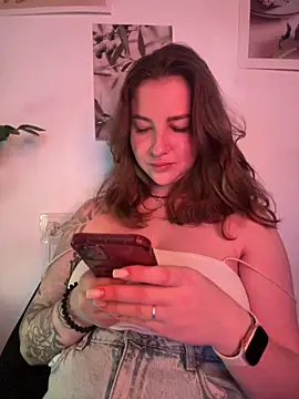 MayaMystic online show from April 14, 1:06 pm