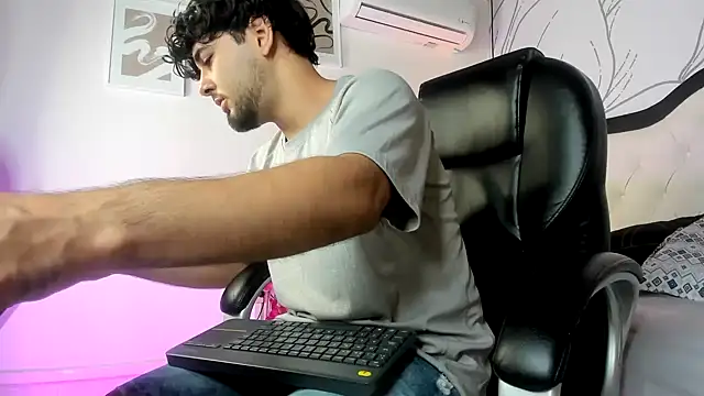 Samir bear online show from February 25, 12:48 pm