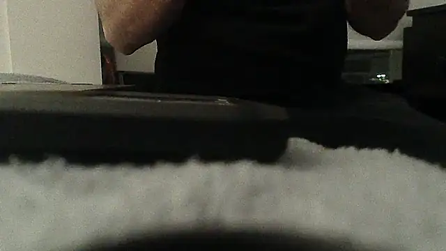 Snapshot of teek1234_1 chatting on May 7, 4:07 am teek1234 1 online show from May 7, 4:07 am