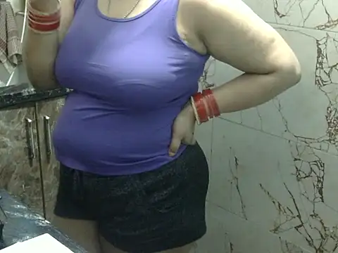 Housewife12 online show from February 1, 8:13 am