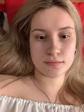 Snapshot of Sweet_white_chocolate chatting on January 6, 7:56 pm Sweet white chocolate online show from January 6, 7:56 pm