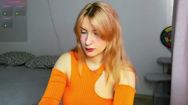 Snapshot of Sweet_white_chocolate chatting on July 7, 10:19 am Sweet white chocolate online show from July 7, 10:19 am