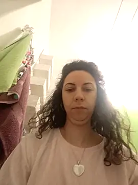 Snapshot of naughty69curls chatting on February 17, 8:00 am naughty69curls online show from February 17, 8:00 am