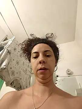 Snapshot of naughty69curls chatting on February 25, 10:14 am naughty69curls online show from February 25, 10:14 am