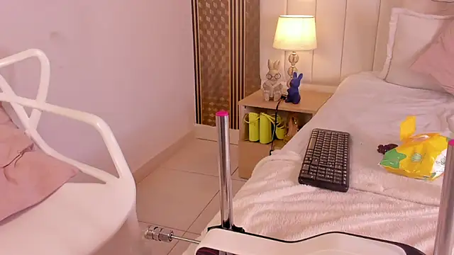  dakota a online show from March 9, 6:43 pm