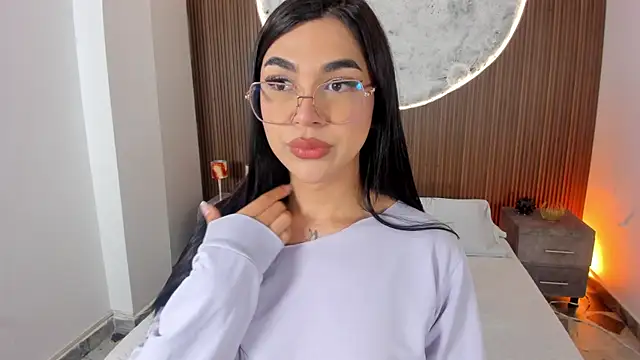 RoseCassie online show from March 31, 1:11 pm