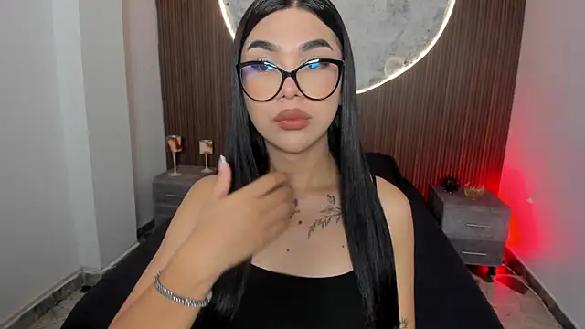 RoseCassie online show from April 1, 1:41 pm