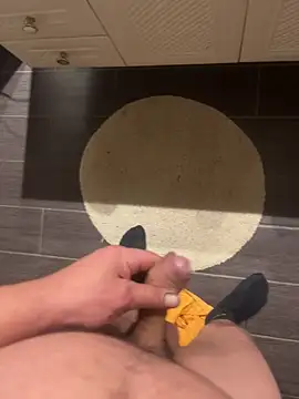 Snapshot of Pichonbendo chatting on November 23, 12:54 am Pichonbendo online show from November 23, 12:54 am