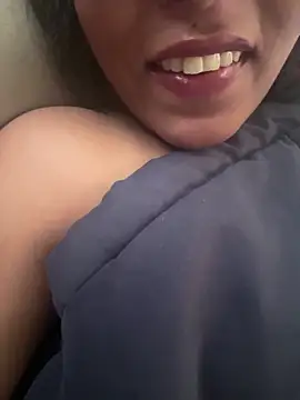 priyadevi17 online show from February 21, 3:34 am