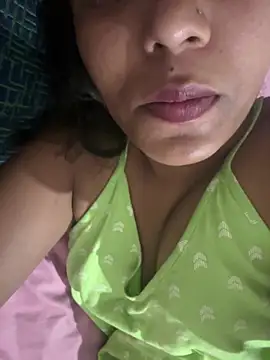 priyadevi17 online show from February 22, 1:33 am